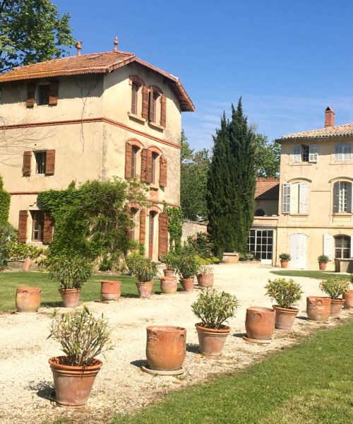 Pavillon-chambre-d'hotes-provence-chateau